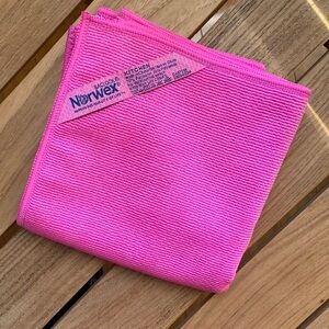 NWOT,Norwex Vibrant Pink Cleaning Cloth